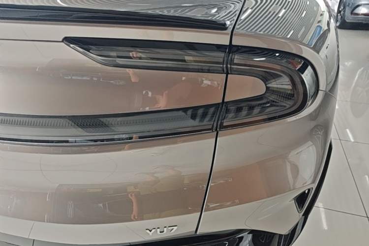 Used Xiaomi Auto YU7 2025 Ultra-Long Range Rear-Wheel Drive Version Right Rear Taillight