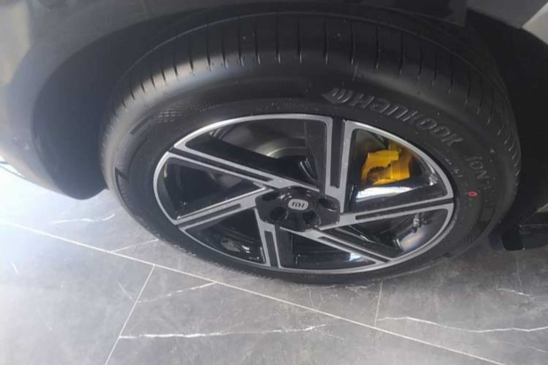 Used Xiaomi Auto YU7 2025 Ultra-Long Range Rear-Wheel Drive Version Right Rear Wheel Hub