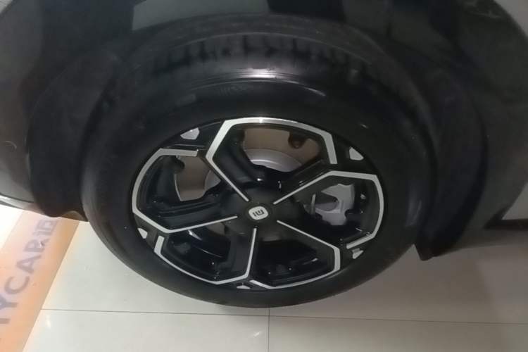 Used Xiaomi Auto YU7 2025 Ultra-Long Range Rear-Wheel Drive Version Right Rear Wheel Hub