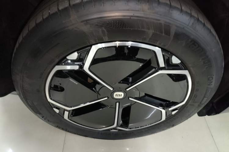 Used Xiaomi Auto YU7 2025 Ultra-Long Range Rear-Wheel Drive Version Right Rear Wheel Hub