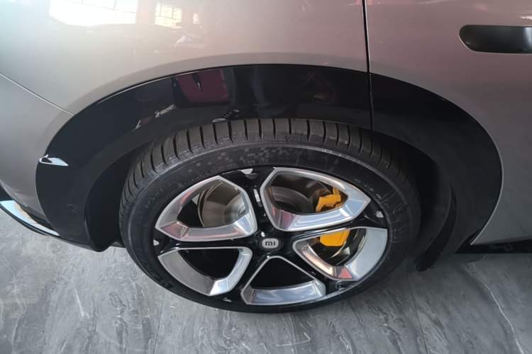 Used Xiaomi Auto YU7 2025 Ultra-Long Range All-Wheel Drive Pro Version Right Rear Wheel Hub