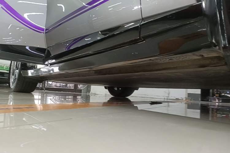 Used Xiaomi Auto YU7 2025 Ultra-Long Range All-Wheel Drive Pro Version Right Side Sill