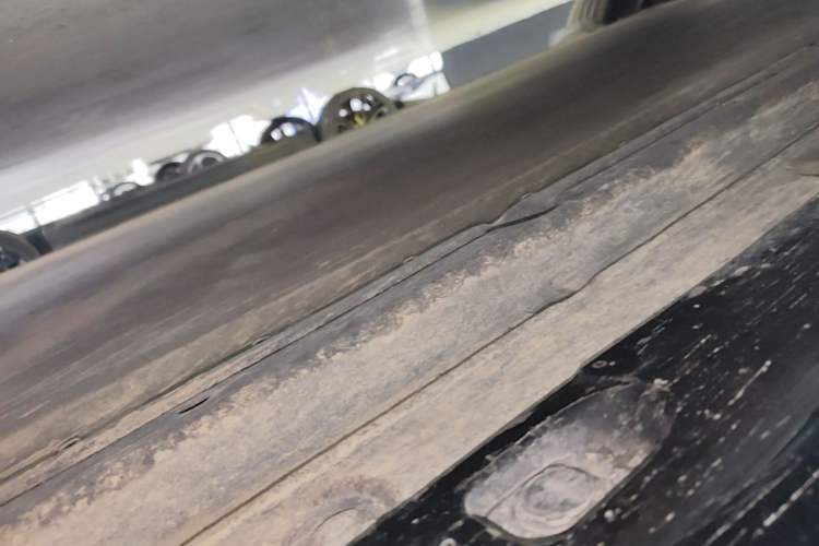 Used Xiaomi Auto YU7 2025 Ultra-Long Range All-Wheel Drive Pro Version Right Side Sill
