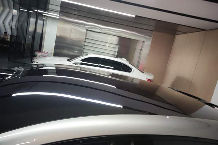 Used Xiaomi Auto YU7 2025 Ultra-Long Range Rear-Wheel Drive Version Roof