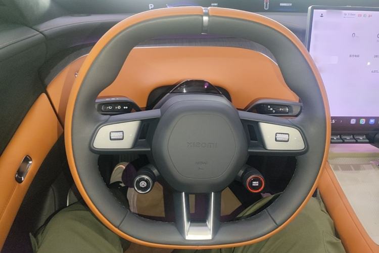 Used Xiaomi Auto YU7 2025 Ultra-Long Range High-Performance All-Wheel-Drive Max Edition Steering Wheel