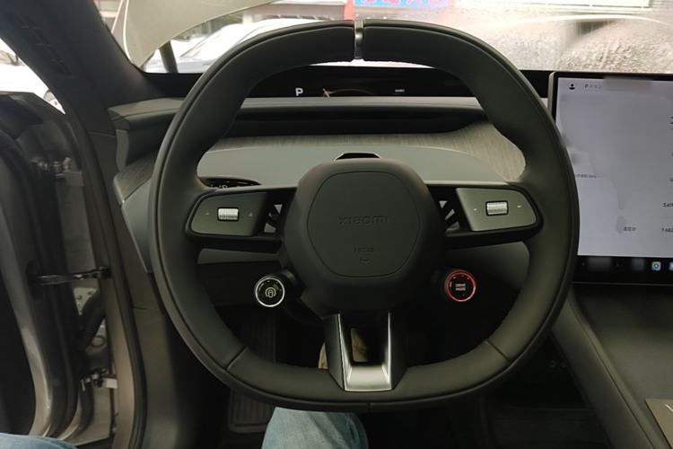 Used Xiaomi Auto YU7 2025 Ultra-Long Range Rear-Wheel Drive Version Steering Wheel