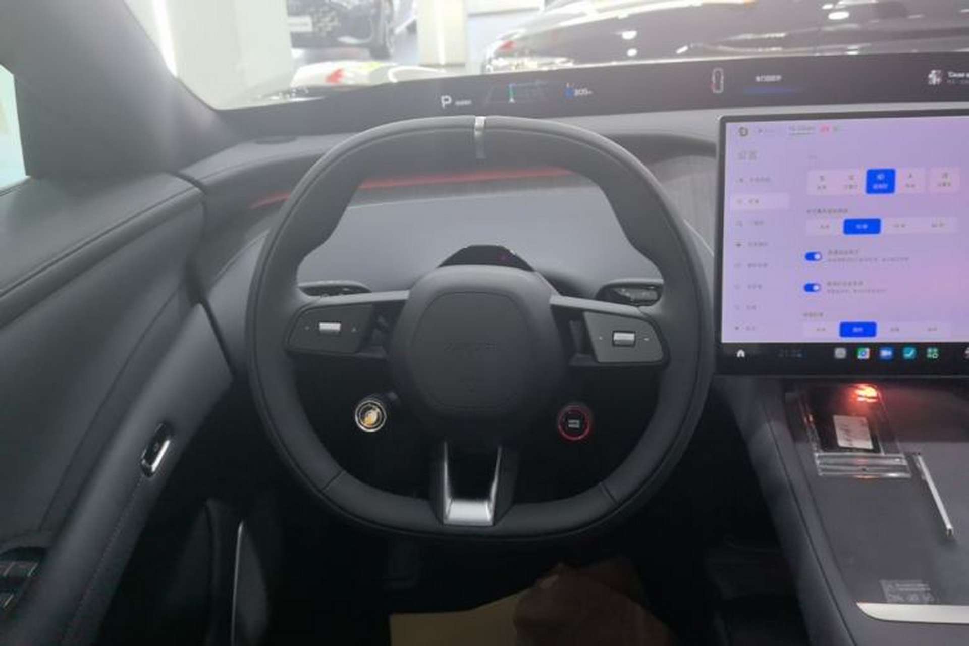 Used Xiaomi Auto YU7 2025 Ultra-Long Range Rear-Wheel Drive Version Steering Wheel