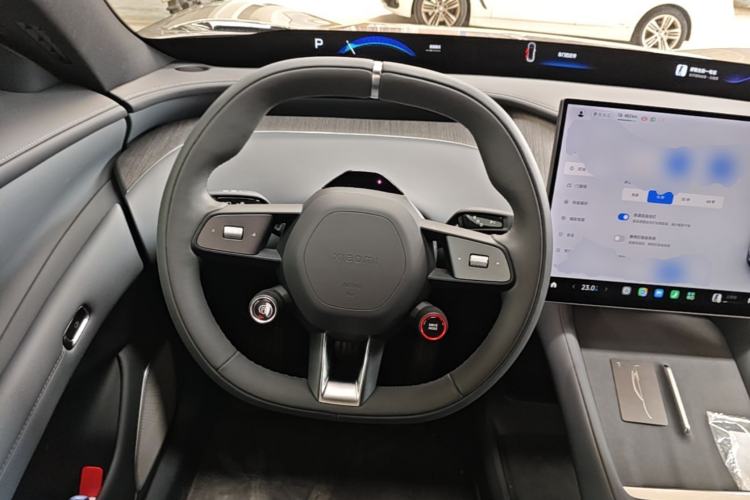 Used Xiaomi Auto YU7 2025 Ultra-Long Range Rear-Wheel Drive Version Steering Wheel
