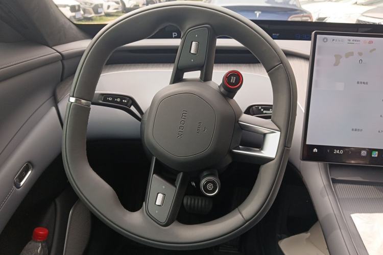 Used Xiaomi Auto YU7 2025 Ultra-Long Range High-Performance All-Wheel-Drive Max Edition Steering Wheel