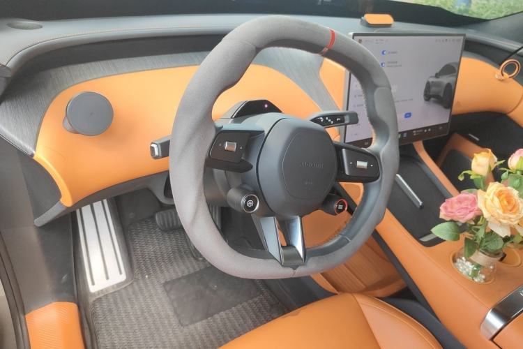 Used Xiaomi Auto YU7 2025 Ultra-Long Range High-Performance All-Wheel-Drive Max Edition Steering Wheel