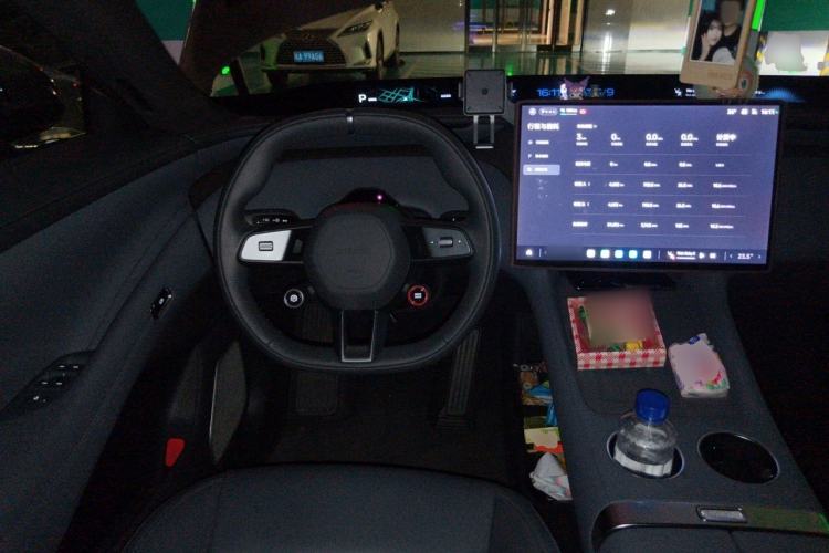 Used Xiaomi Auto YU7 2025 Ultra-Long Range High-Performance All-Wheel-Drive Max Edition Steering Wheel