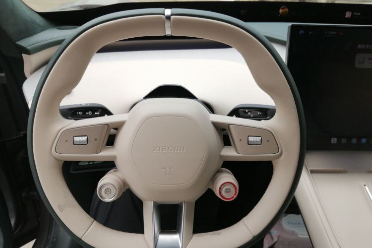 Used Xiaomi Auto YU7 2025 Ultra-Long Range High-Performance All-Wheel-Drive Max Edition Steering Wheel