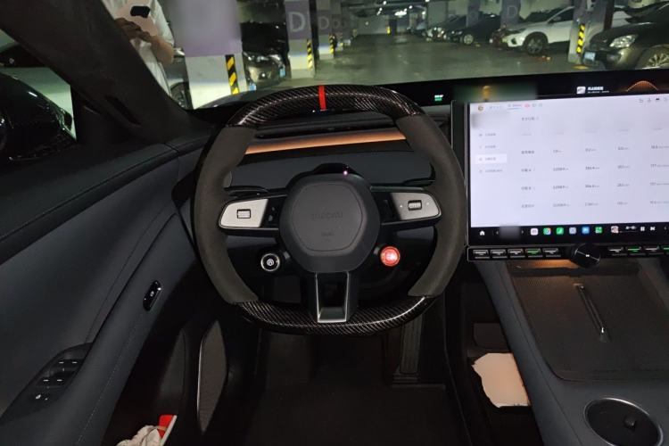 Used Xiaomi Auto YU7 2025 Ultra-Long Range High-Performance All-Wheel-Drive Max Edition Steering Wheel