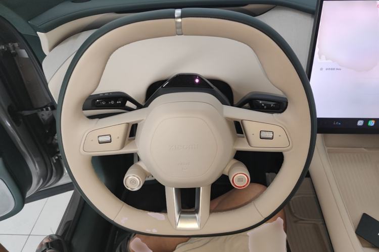 Used Xiaomi Auto YU7 2025 Ultra-Long Range High-Performance All-Wheel-Drive Max Edition Steering Wheel
