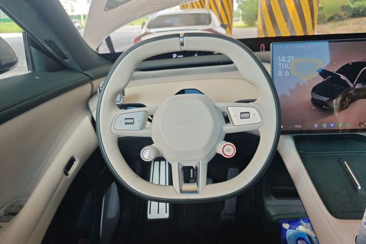 Used Xiaomi Auto YU7 2025 Ultra-Long Range High-Performance All-Wheel-Drive Max Edition Steering Wheel