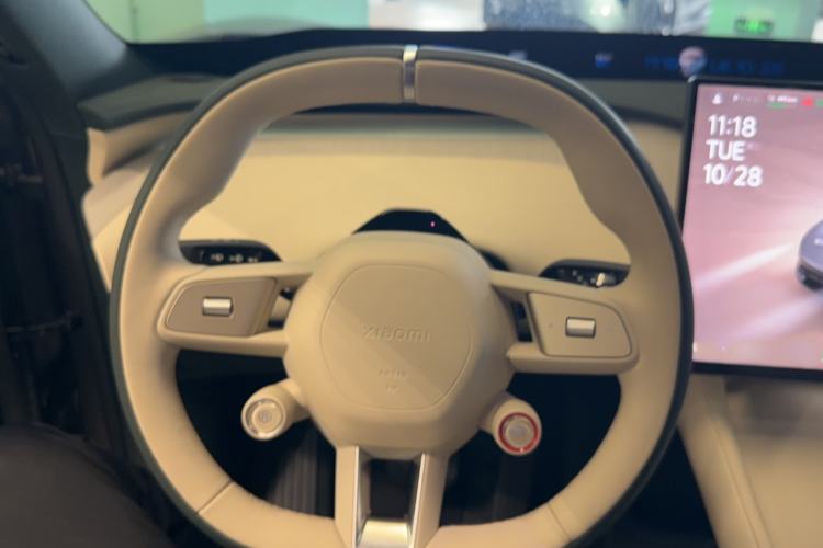 Used Xiaomi Auto YU7 2025 Ultra-Long Range Rear-Wheel Drive Version Steering Wheel