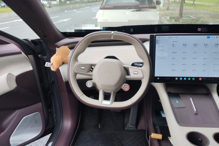 Used Xiaomi Auto YU7 2025 Ultra-Long Range Rear-Wheel Drive Version Steering Wheel