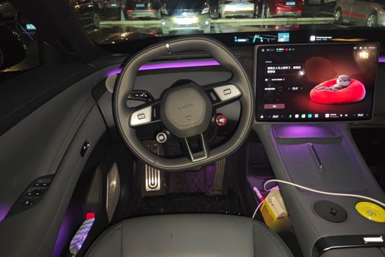 Used Xiaomi Auto YU7 2025 Ultra-Long Range Rear-Wheel Drive Version Steering Wheel
