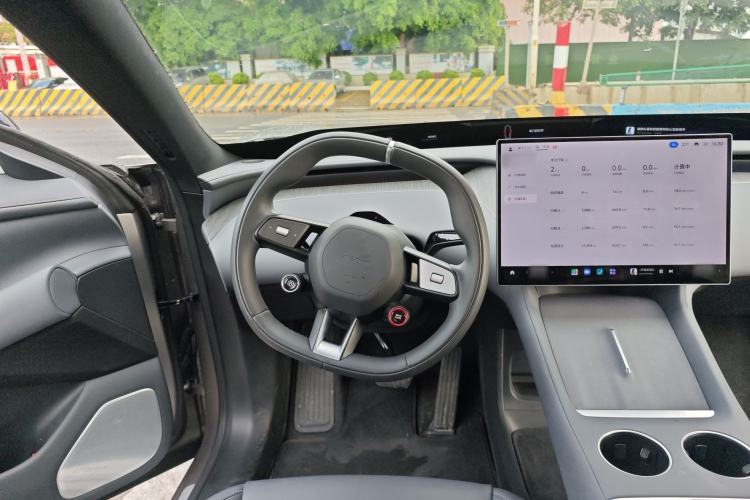 Used Xiaomi Auto YU7 2025 Ultra-Long Range Rear-Wheel Drive Version Steering Wheel