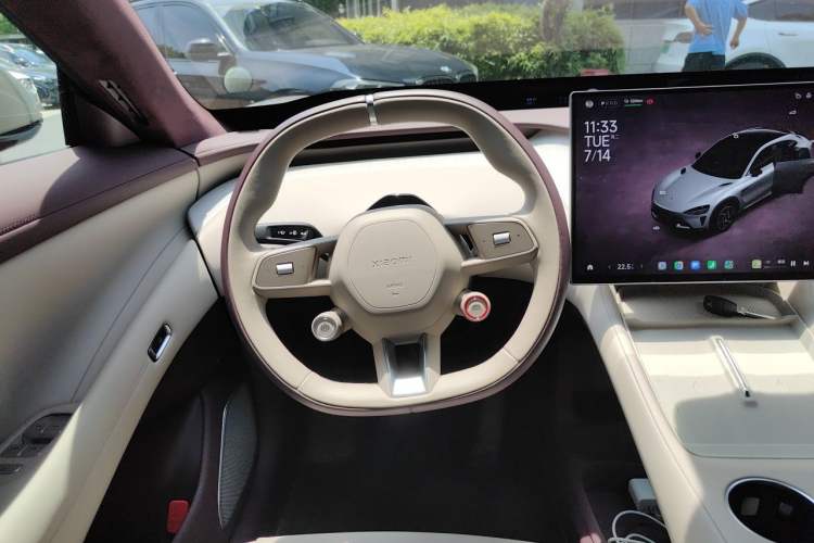 Used Xiaomi Auto YU7 2025 Ultra-Long Range High-Performance All-Wheel-Drive Max Edition Steering Wheel