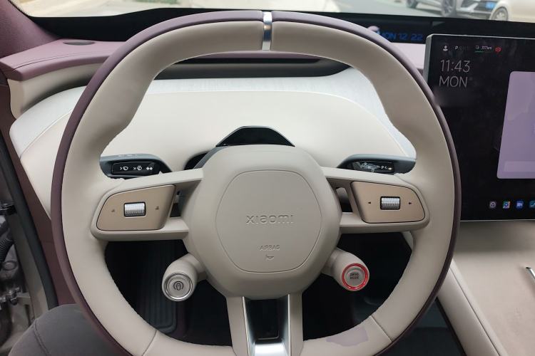 Used Xiaomi Auto YU7 2025 Ultra-Long Range Rear-Wheel Drive Version Steering Wheel