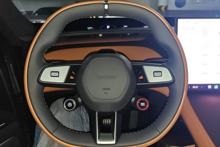 Used Xiaomi Auto YU7 2025 Ultra-Long Range High-Performance All-Wheel-Drive Max Edition Steering Wheel
