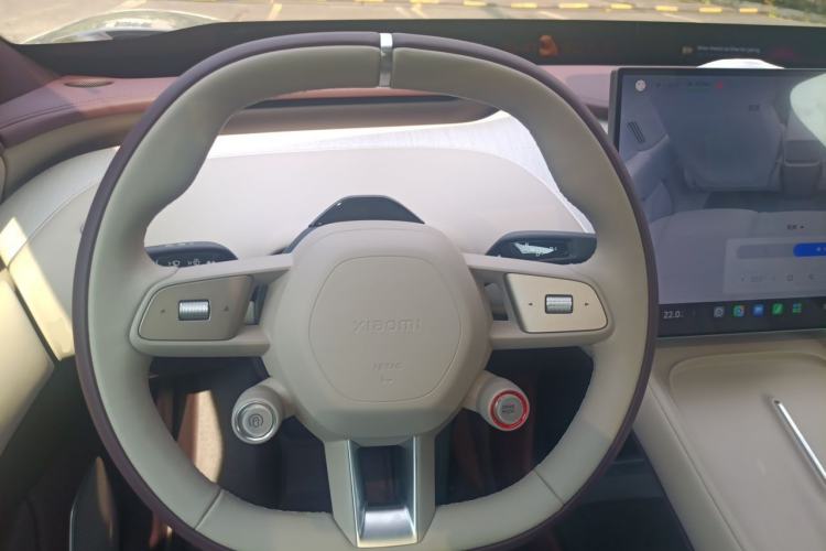 Used Xiaomi Auto YU7 2025 Ultra-Long Range Rear-Wheel Drive Version Steering Wheel
