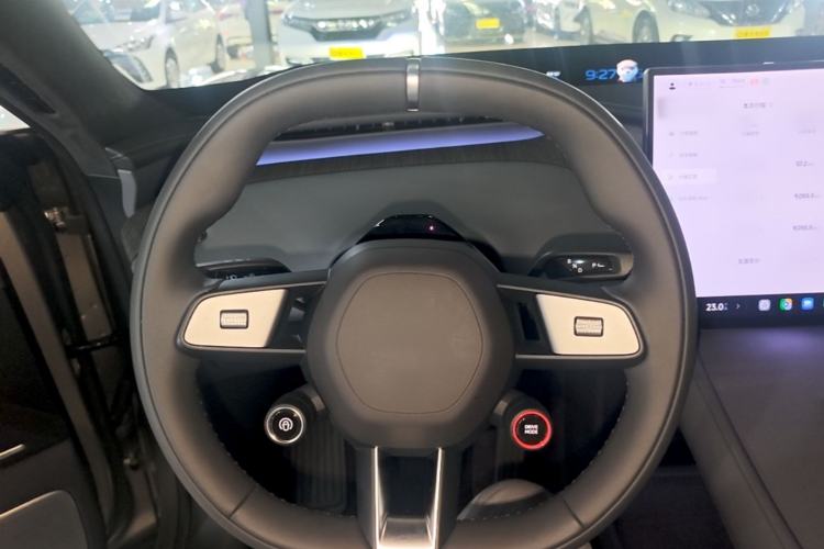 Used Xiaomi Auto YU7 2025 Ultra-Long Range High-Performance All-Wheel-Drive Max Edition Steering Wheel
