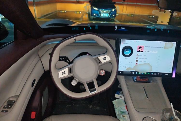 Used Xiaomi Auto YU7 2025 Ultra-Long Range Rear-Wheel Drive Version Steering Wheel