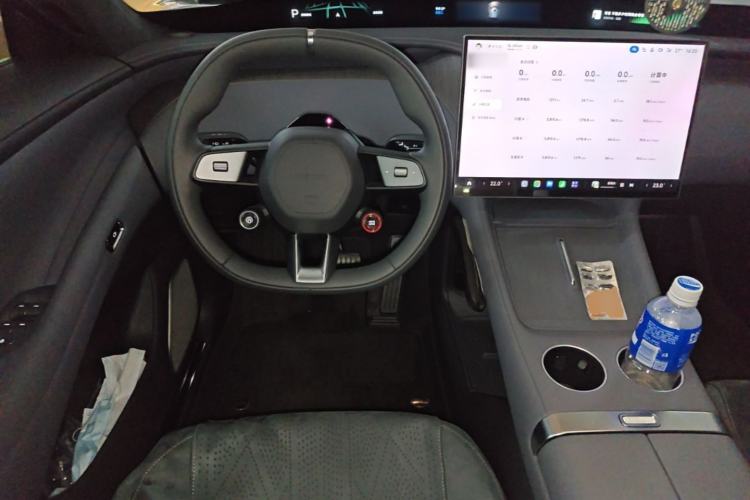 Used Xiaomi Auto YU7 2025 Ultra-Long Range High-Performance All-Wheel-Drive Max Edition Steering Wheel