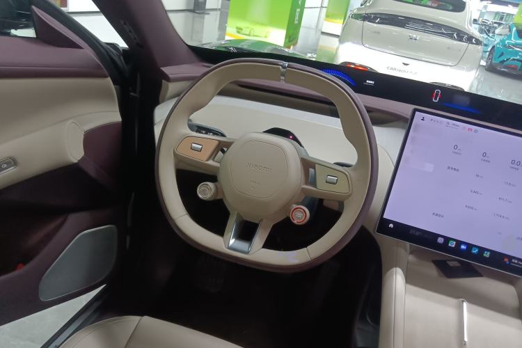 Used Xiaomi Auto YU7 2025 Ultra-Long Range Rear-Wheel Drive Version Steering Wheel