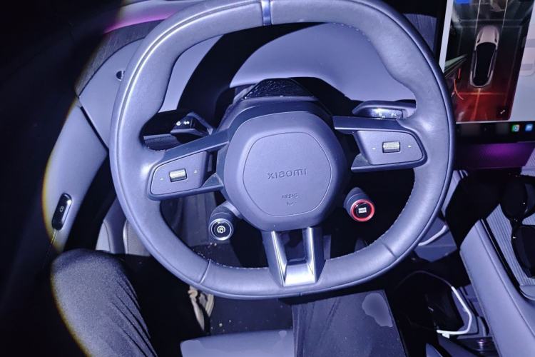Used Xiaomi Auto YU7 2025 Ultra-Long Range Rear-Wheel Drive Version Steering Wheel