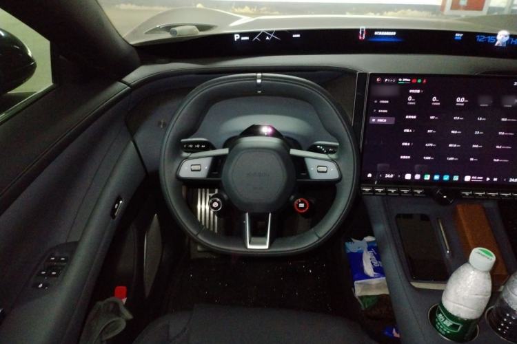 Used Xiaomi Auto YU7 2025 Ultra-Long Range Rear-Wheel Drive Version Steering Wheel