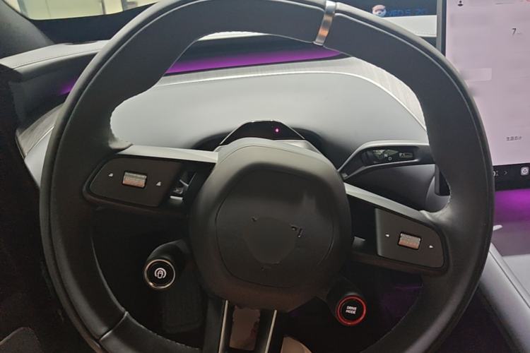 Used Xiaomi Auto YU7 2025 Ultra-Long Range Rear-Wheel Drive Version Steering Wheel