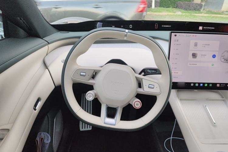 Used Xiaomi Auto YU7 2025 Ultra-Long Range Rear-Wheel Drive Version Steering Wheel