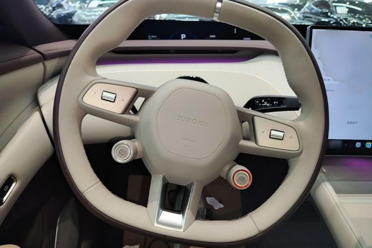 Used Xiaomi Auto YU7 2025 Ultra-Long Range Rear-Wheel Drive Version Steering Wheel
