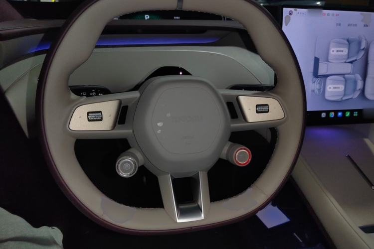 Used Xiaomi Auto YU7 2025 Ultra-Long Range High-Performance All-Wheel-Drive Max Edition Steering Wheel