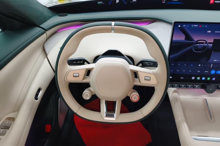 Used Xiaomi Auto YU7 2025 Ultra-Long Range High-Performance All-Wheel-Drive Max Edition Steering Wheel