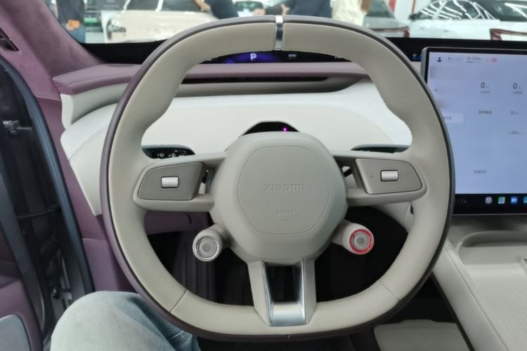 Used Xiaomi Auto YU7 2025 Ultra-Long Range High-Performance All-Wheel-Drive Max Edition Steering Wheel