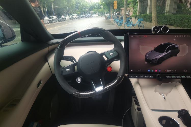 Used Xiaomi Auto YU7 2025 Ultra-Long Range High-Performance All-Wheel-Drive Max Edition Steering Wheel
