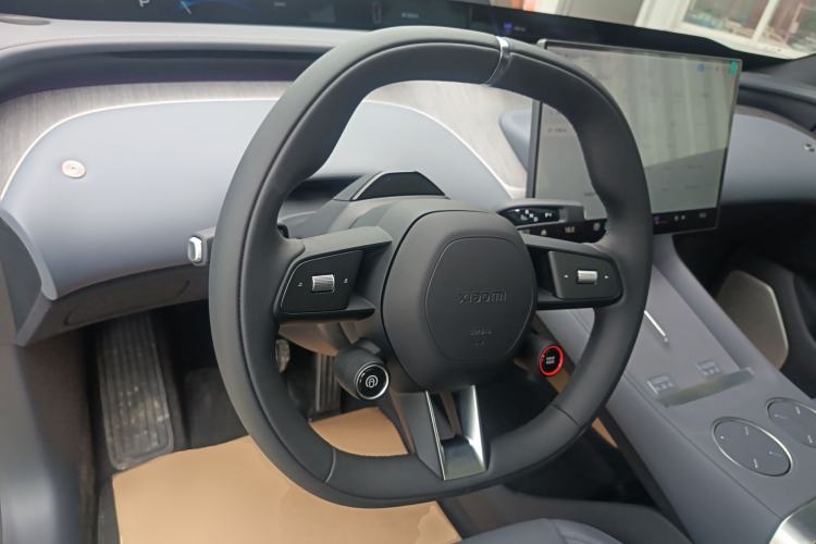 Used Xiaomi Auto YU7 2025 Ultra-Long Range Rear-Wheel Drive Version Steering Wheel