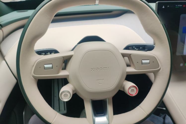 Used Xiaomi Auto YU7 2025 Ultra-Long Range Rear-Wheel Drive Version Steering Wheel