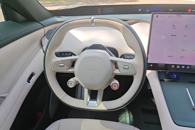 Used Xiaomi Auto YU7 2025 Ultra-Long Range Rear-Wheel Drive Version Steering Wheel