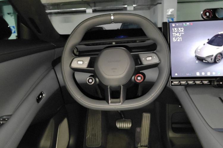 Used Xiaomi Auto YU7 2025 Ultra-Long Range High-Performance All-Wheel-Drive Max Edition Steering Wheel