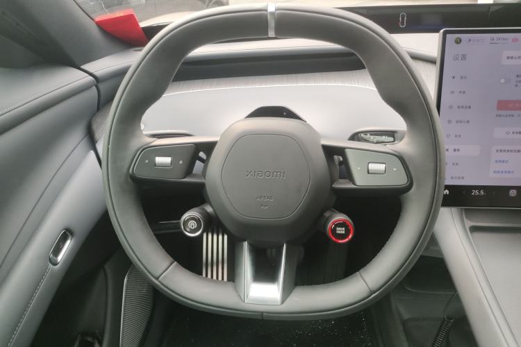 Used Xiaomi Auto YU7 2025 Ultra-Long Range Rear-Wheel Drive Version Steering Wheel