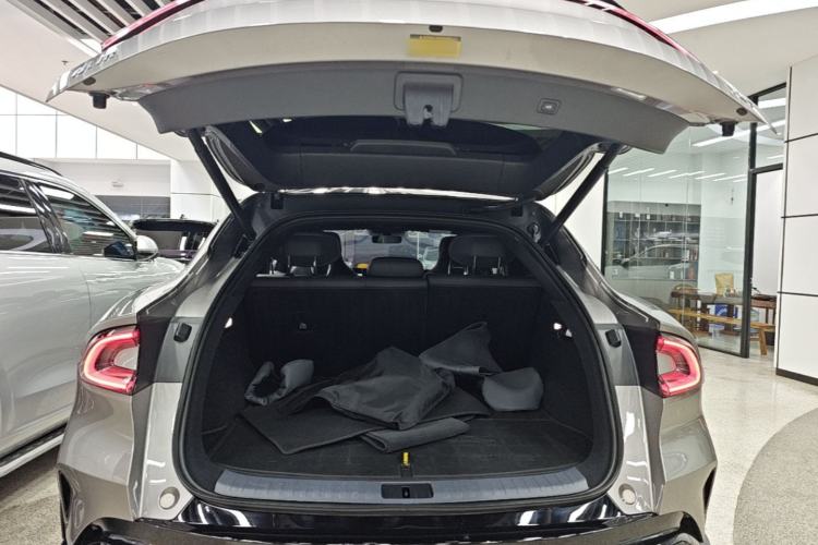 Used Xiaomi Auto YU7 2025 Ultra-Long Range Rear-Wheel Drive Version Trunk