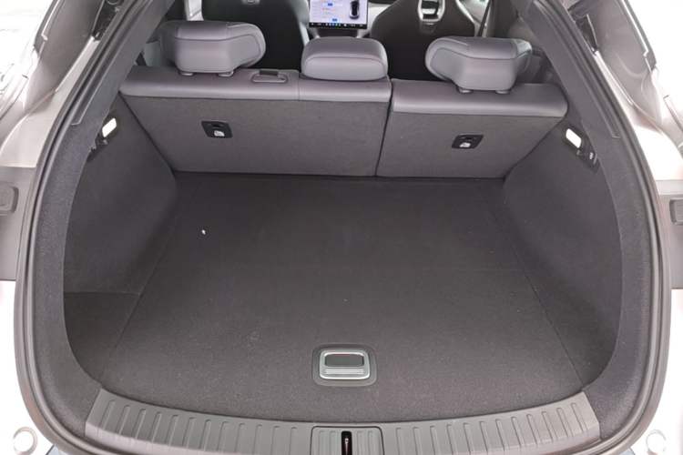 Used Xiaomi Auto YU7 2025 Ultra-Long Range Rear-Wheel Drive Version Trunk
