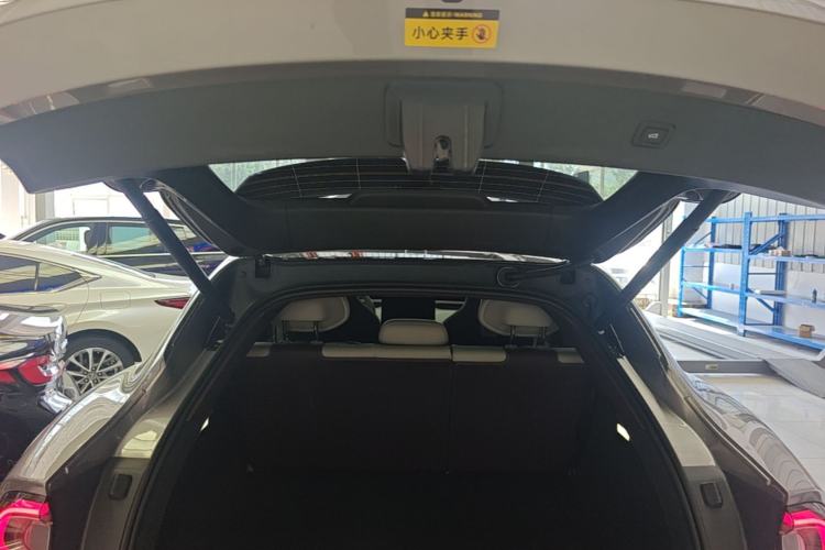 Used Xiaomi Auto YU7 2025 Ultra-Long Range Rear-Wheel Drive Version Trunk