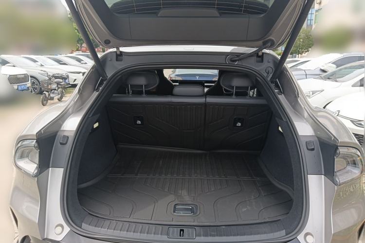 Used Xiaomi Auto YU7 2025 Ultra-Long Range High-Performance All-Wheel-Drive Max Edition Trunk