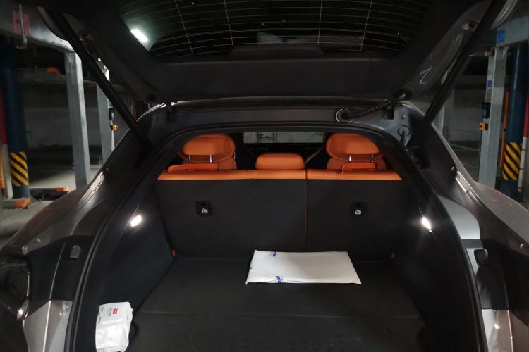 Used Xiaomi Auto YU7 2025 Ultra-Long Range High-Performance All-Wheel-Drive Max Edition Trunk